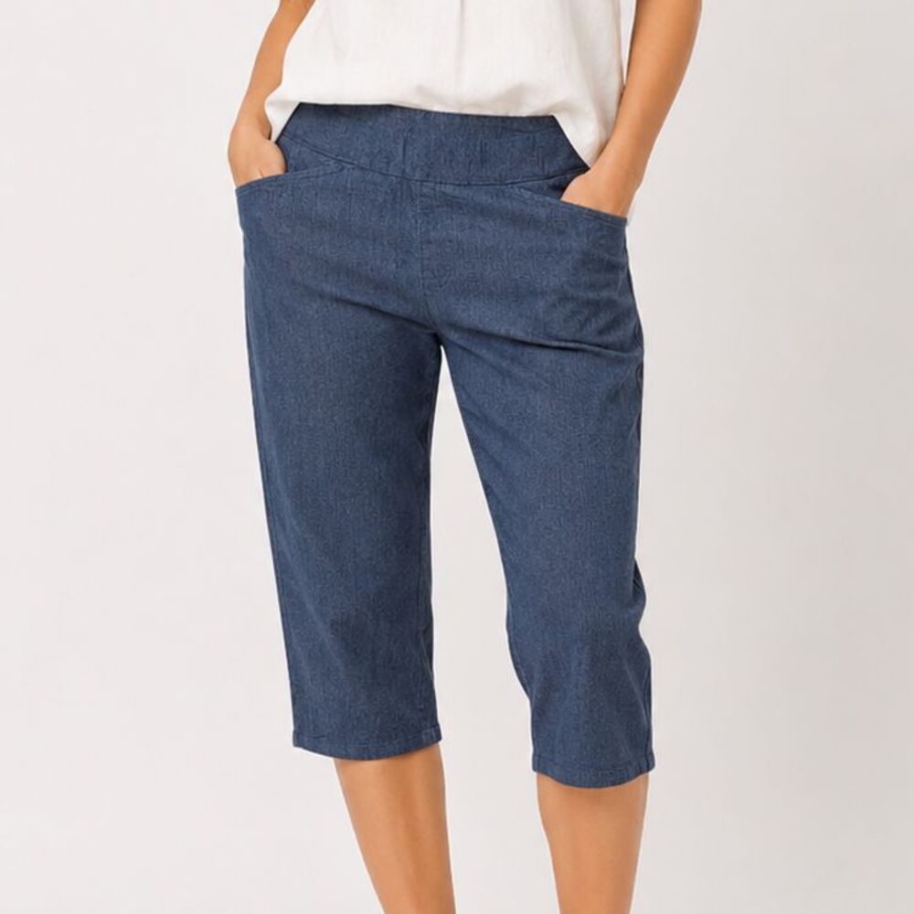 Chic Classic Collection Capri Pants Sz 6 Blue Pull On Stretch Denim Look Summer